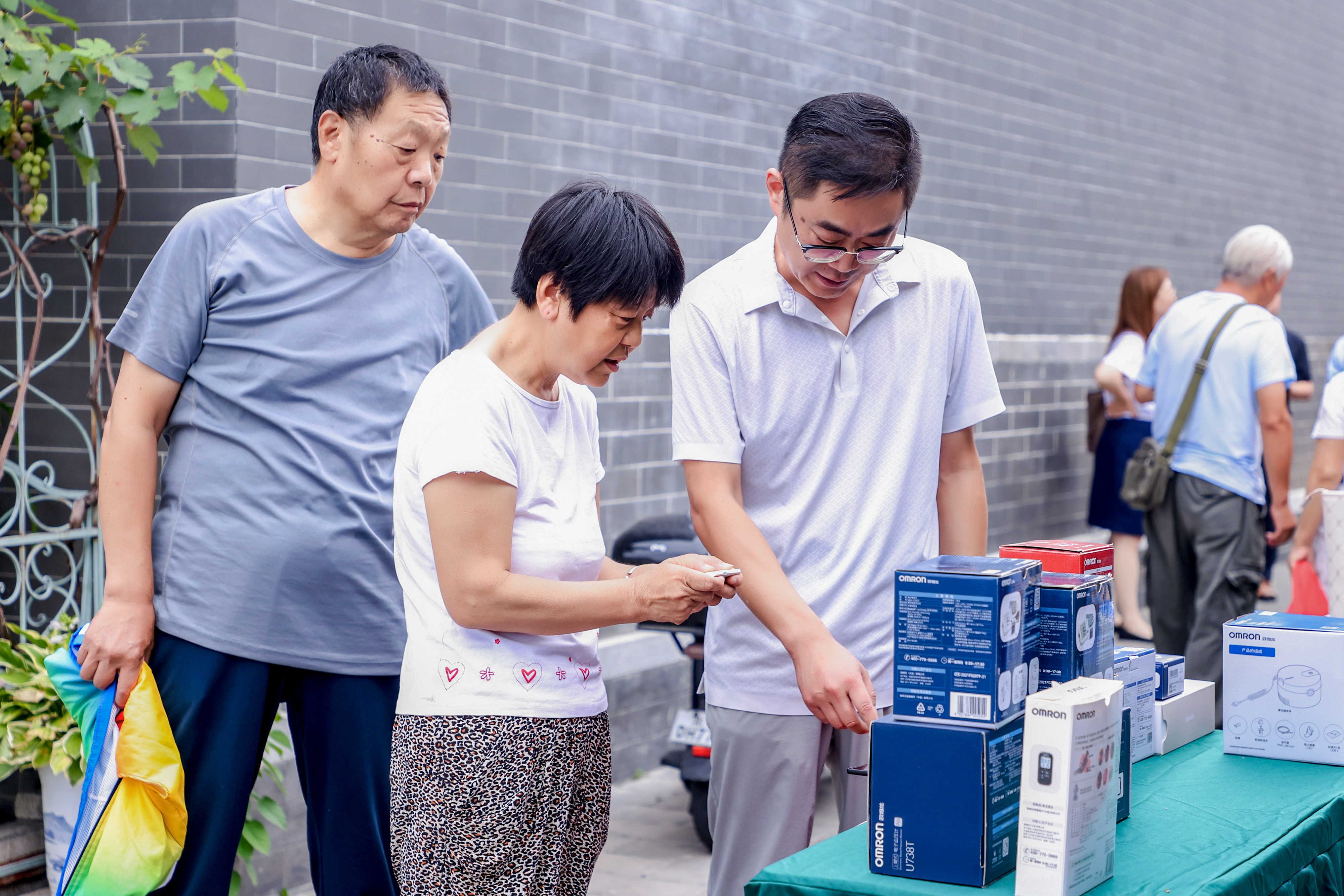 胡同平房“微改造”   “芳华正茂”恰适老：花小钱、办大事，胡同生活不将就